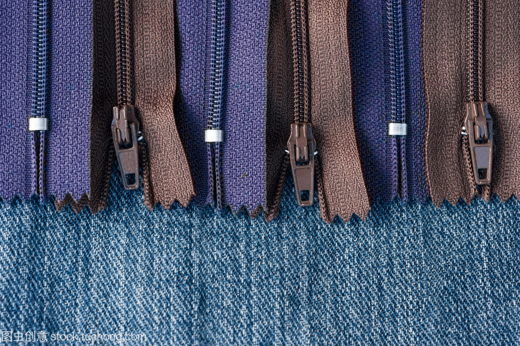 堆的拉鏈上牛仔布料